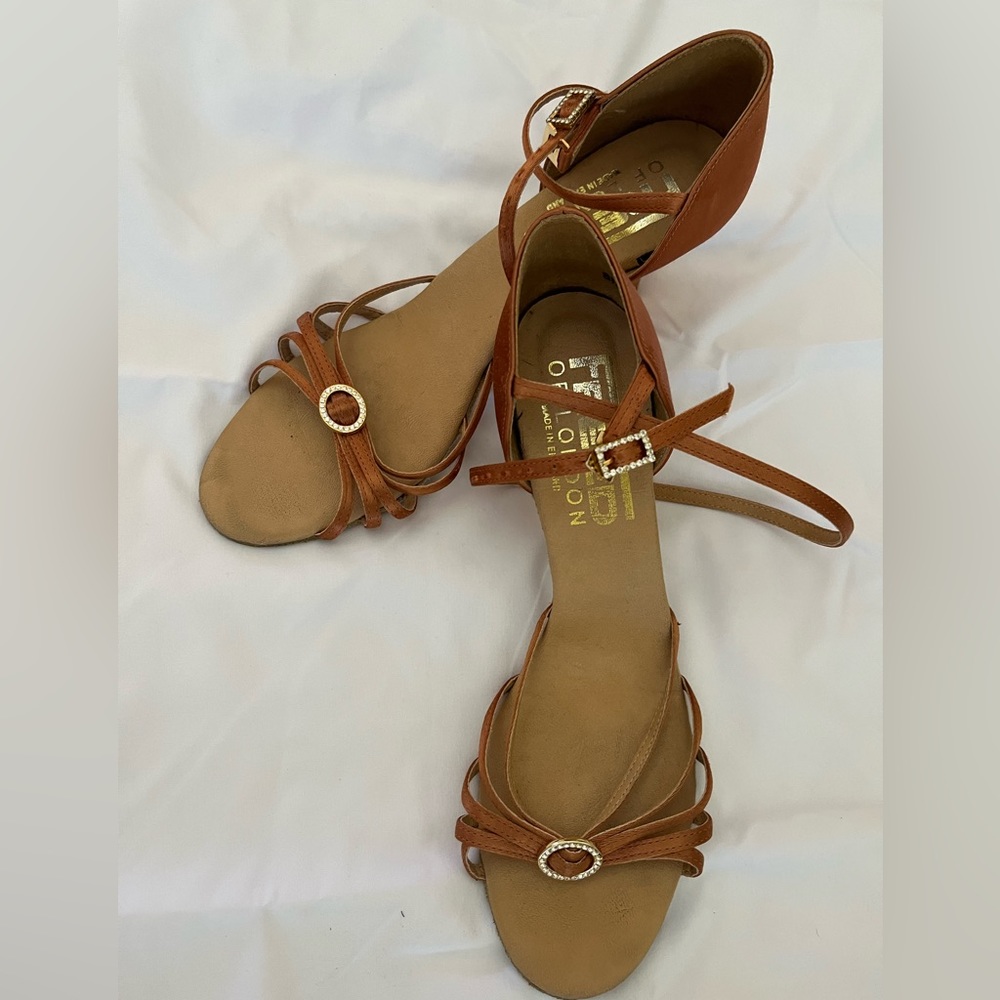 Dancers by Freed of London. Satiny bronze. Fit like US size 9 but marked 6 1/2.